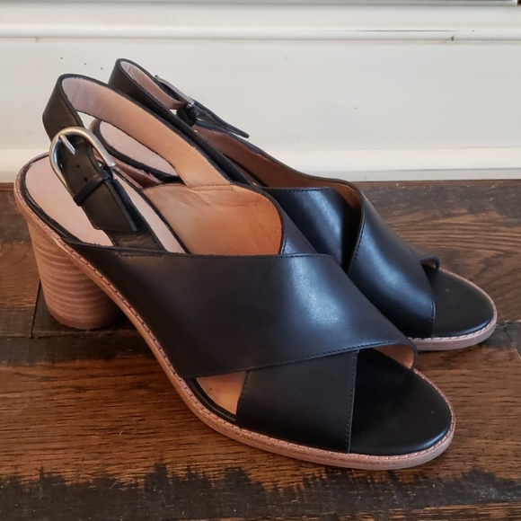 Madewell Shoes - Madewell Ruthie Crisscross Sandal in Leather
L2747